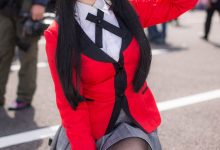唯美养眼coser性感诱人红色制服诱惑写真-爱图屋