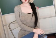 [XiuRen秀人网] 2025.09.11 No.10755 汐汐爱吃草莓 [58+1P]-爱图屋