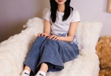 足愉心 NO.027 奶芙（搭配：白色T恤、牛仔长裤、德训鞋、白色棉袜、裸足）[110P+2V／19.4GB]-爱图屋