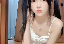 桜桃喵 –  碎花 自拍 [16P-83MB]-爱图屋