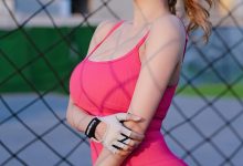 [Ugirls尤果网]爱尤物 2022.12.03 No.2468 妮小妖 热辣绿茵 [35P]-爱图屋