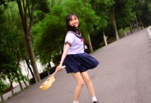 制服美女清纯迷人写真图片-爱图屋
