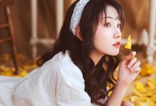 白裙美女清新文艺写真图片-爱图屋