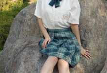 初夏女神 NO.019 念念 墨绿色JK搭配三叶草贝壳头鞋期[155P+1V／4.84GB]-爱图屋