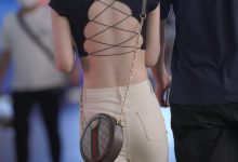 都市丽人紧身白裤小女友【74P-1.02G】-爱图屋