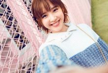 气质短发少女俏皮可爱时尚街拍写真图片-爱图屋