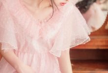 可爱甜美少女粉嫩养眼写真图片-爱图屋