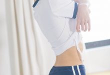 体操服美女性感长腿翘臀写真图片-爱图屋