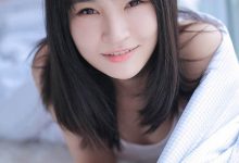 性感美女白嫩诱人床上写真图片-爱图屋