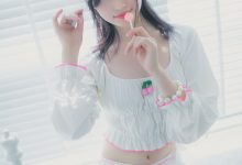年年nnian - 爱吃棒棒糖的少女 [35P-123MB]-爱图屋