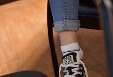 [YJ街拍]006 桌下帆布鞋[127P+1V-212MB]-爱图屋