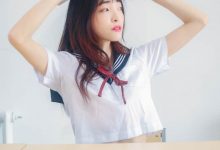 水手服美女白嫩诱人写真图片-爱图屋