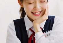 马尾辫美女清纯养眼制服写真图片-爱图屋