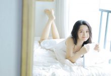 性感吊带美女妩媚妖娆写真图片-爱图屋