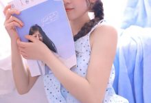 吊带美女可爱俏皮居家写真图片-爱图屋