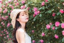 气质美女性感露背诱人写真图片-爱图屋