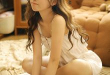 长腿美女模特丰满性感私房写真-爱图屋