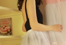 艺校美女大学生吊带裸背美女图片-爱图屋
