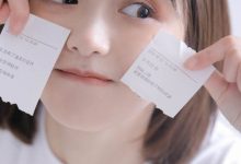 短发美女清新随性居家写真图片-爱图屋