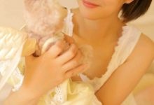 短发清纯美女可爱俏皮写真图片-爱图屋