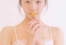 极品吊带美女性感酥胸诱惑写真-爱图屋