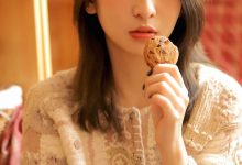 清新文艺美女白皙养眼写真图片-爱图屋