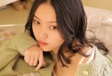 小清新治愈少女吊带香肩卧室写真图片-爱图屋