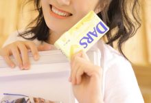 白嫩丰满美女诱人性感美女卧室写真-爱图屋