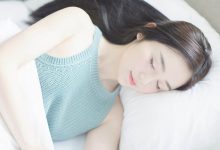 丸子头美女清新迷人居家写真图片-爱图屋