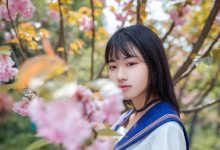 长发美女清新迷人户外写真图片-爱图屋
