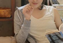 长腿美女性感居家俏皮唯美写真-爱图屋