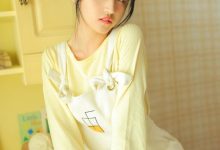 清新恬静美少女暖色调写真图片-爱图屋