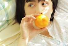 日系短发美女白皙美腿清新写真图片-爱图屋