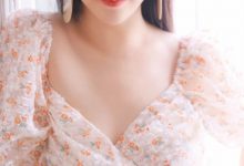 网红美女张辛宛碎花气质唯美写真图片-爱图屋