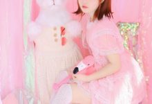 粉色蕾丝美女唯美艺术美女性感写真-爱图屋