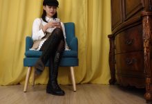 A&F No.275 王雪梅-穿着洛丽塔服装展示黑丝裸足 第1部 [MP4-2.45GB]-爱图屋