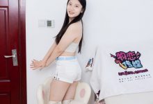 物恋传媒 No.2717 奶糖-高跟长靴、白棉袜、裸足 [189P1V-4.42GB]-爱图屋