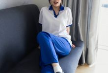 甜予摄影 No.275 甜宝-校服、白色棉袜、肉色丝袜、小皮鞋-爱图屋